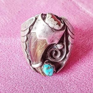 Vintage silver Navajo turquoise and bear claw ring